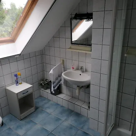 Tamas Batya Kunyhoja *