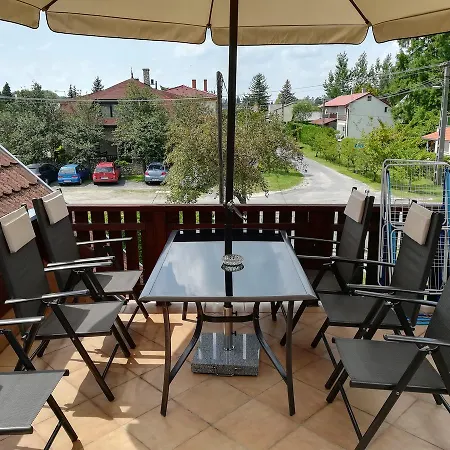 Tamas Batya Kunyhoja Balatonmáriafürdő