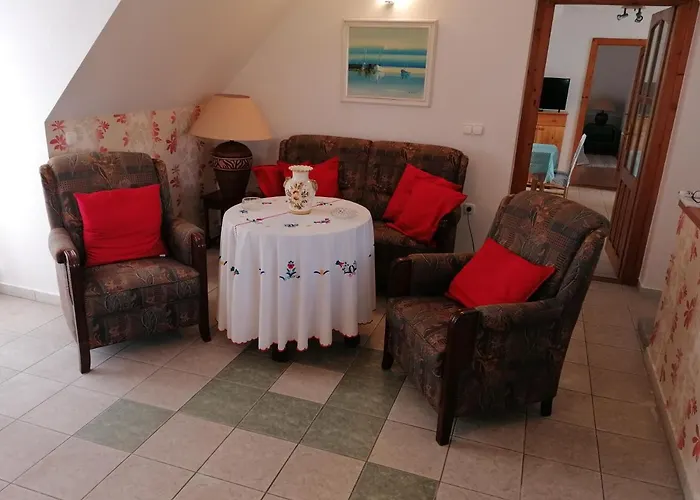 Tamas Batya Kunyhoja Appartement