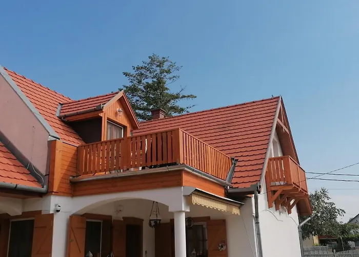 Tamas Batya Kunyhoja * Balatonmáriafürdő