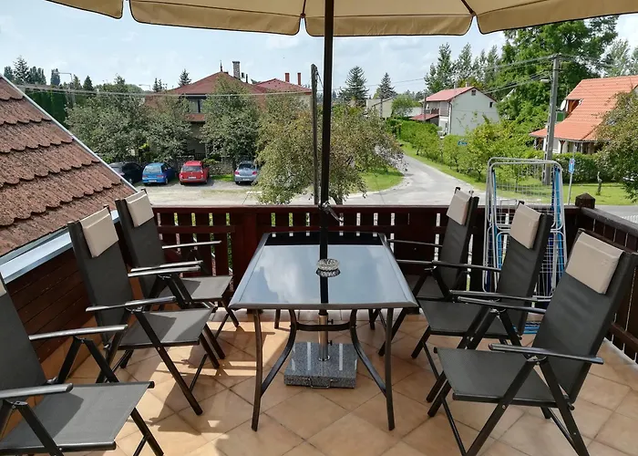 Tamas Batya Kunyhoja * Balatonmáriafürdő